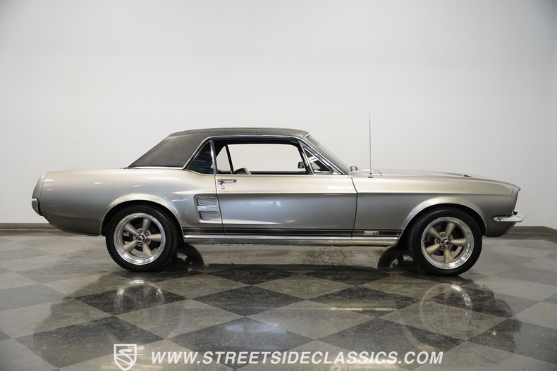 Ford-Mustang-1967-Graphite-Gray-Black-19