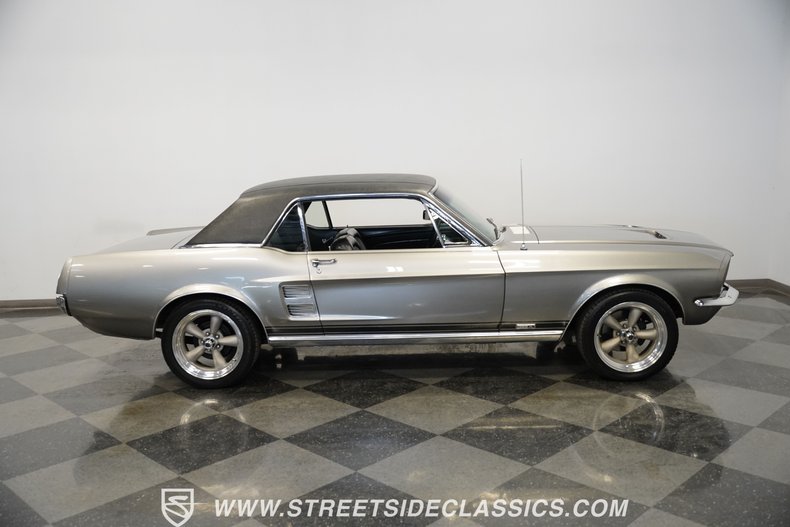 Ford-Mustang-1967-Graphite-Gray-Black-20