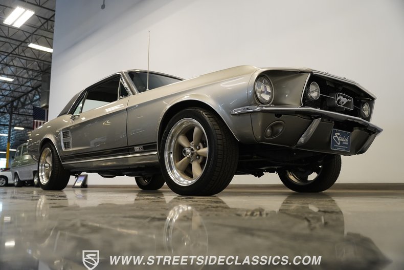 Ford-Mustang-1967-Graphite-Gray-Black-21