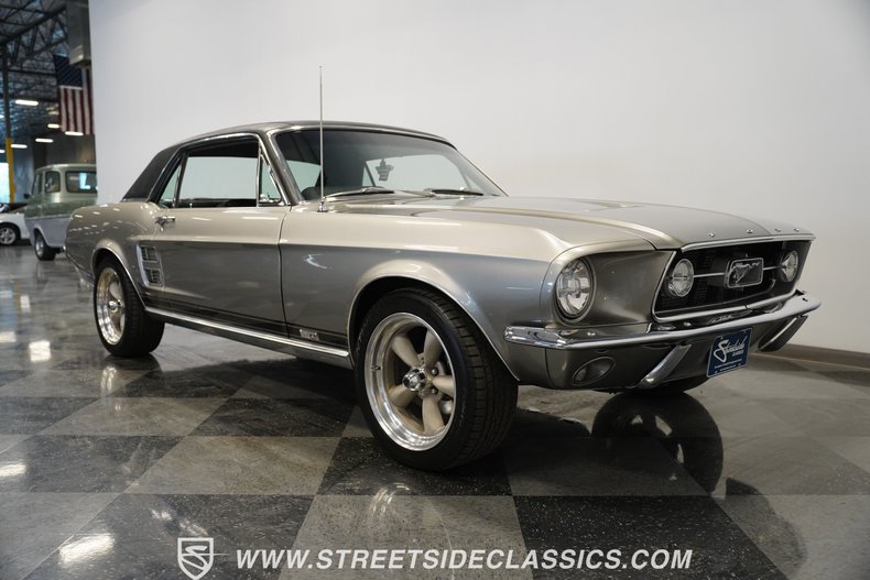 Ford-Mustang-1967-Graphite-Gray-Black-22
