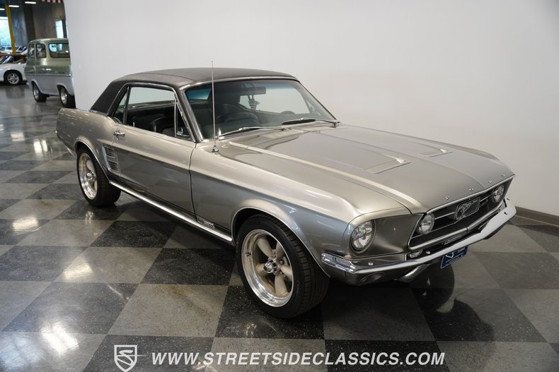 Ford-Mustang-1967-Graphite-Gray-Black-23