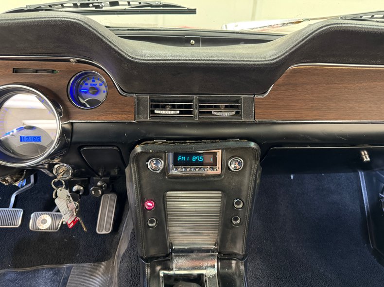 Ford-Mustang-1968-Rangoon-Red-Black-10