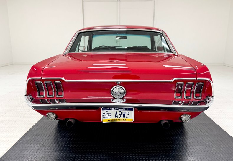 Ford-Mustang-1968-Rangoon-Red-Black-2