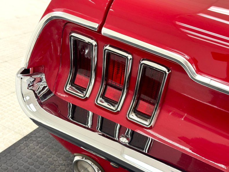 Ford-Mustang-1968-Rangoon-Red-Black-23