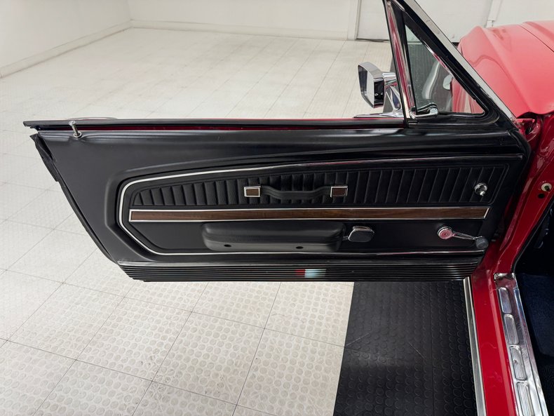 Ford-Mustang-1968-Rangoon-Red-Black-32