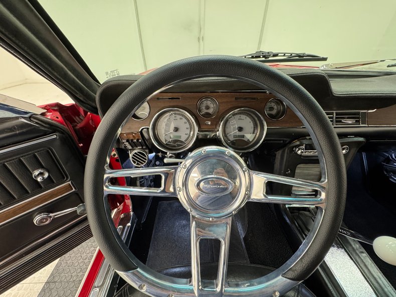 Ford-Mustang-1968-Rangoon-Red-Black-38