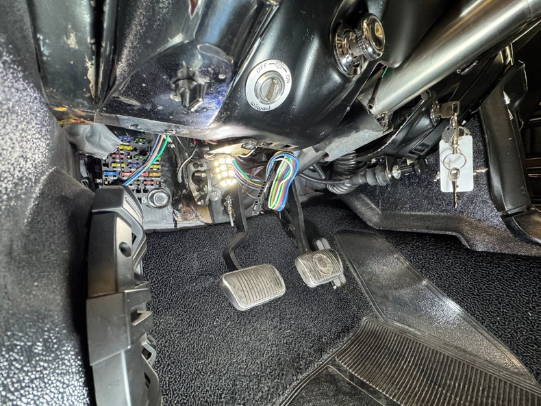 Ford-Mustang-1968-Rangoon-Red-Black-42