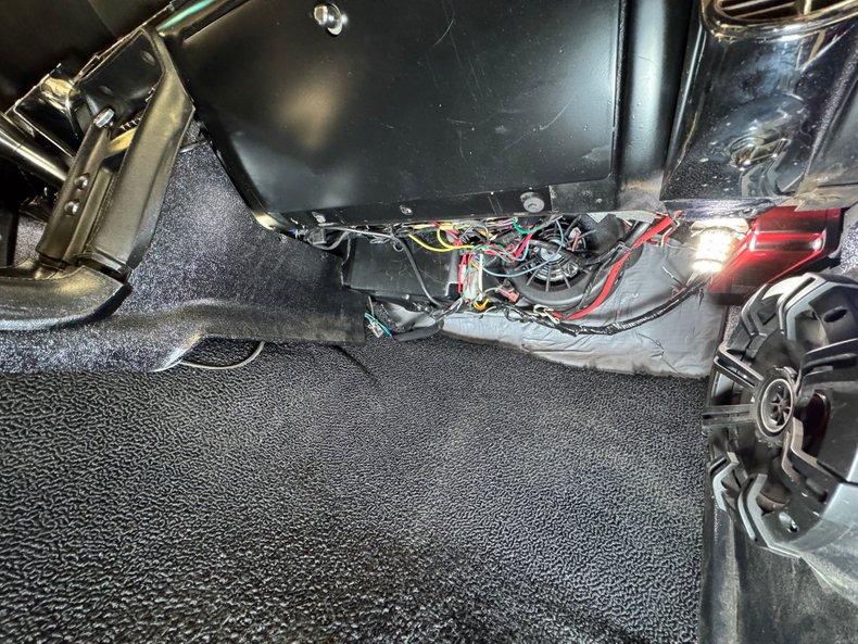 Ford-Mustang-1968-Rangoon-Red-Black-43