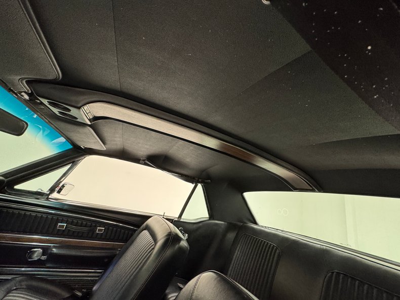 Ford-Mustang-1968-Rangoon-Red-Black-44