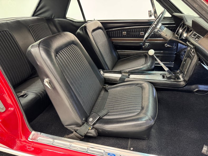 Ford-Mustang-1968-Rangoon-Red-Black-49