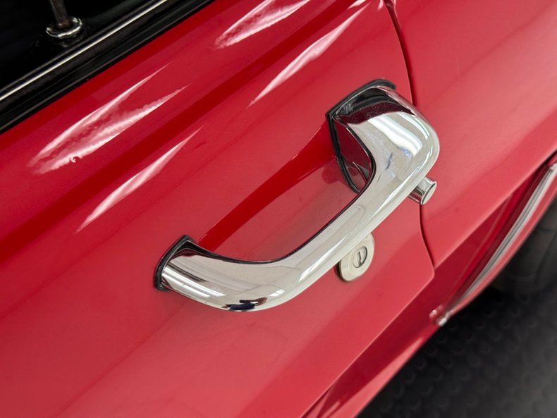 Ford-Mustang-1968-Rangoon-Red-Black-7