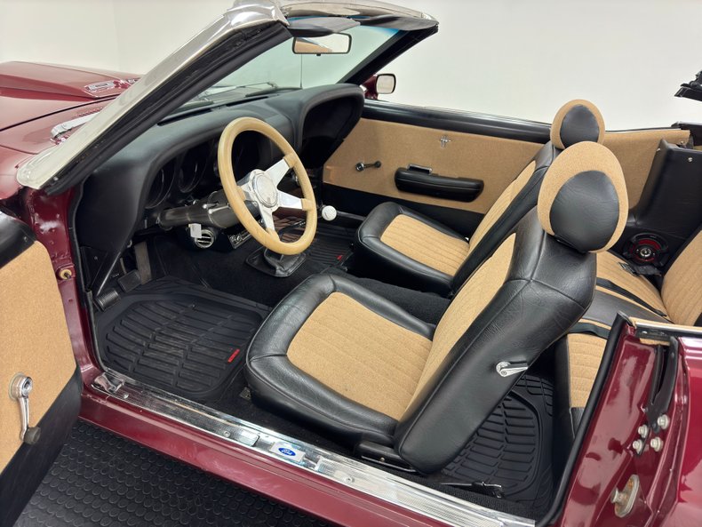 Ford-Mustang-1969-Maroon-Black-17