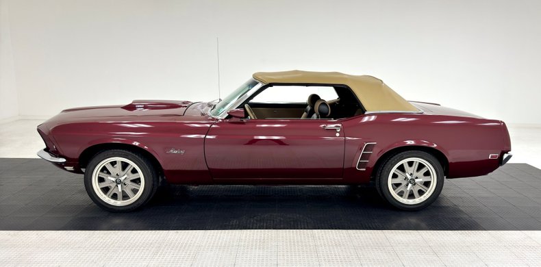 Ford-Mustang-1969-Maroon-Black-20