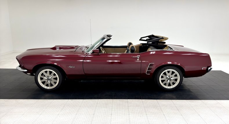 Ford-Mustang-1969-Maroon-Black-21
