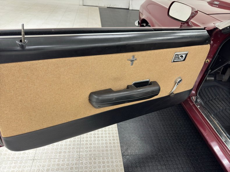 Ford-Mustang-1969-Maroon-Black-24