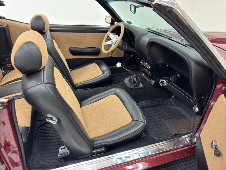 Ford-Mustang-1969-Maroon-Black-28