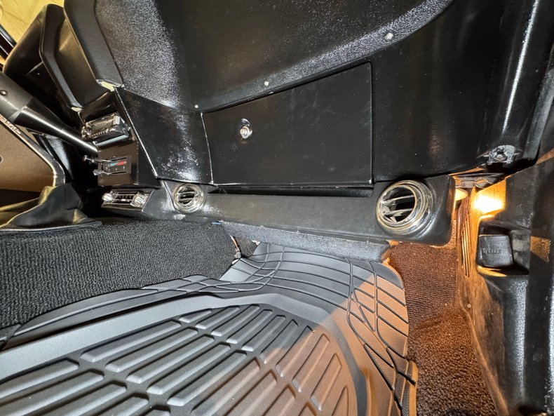 Ford-Mustang-1969-Maroon-Black-35