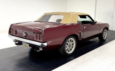 Ford-Mustang-1969-Maroon-Black-39