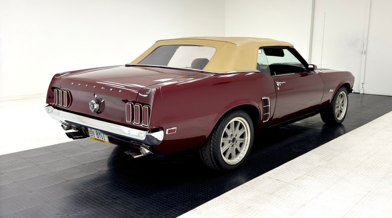Ford-Mustang-1969-Maroon-Black-39