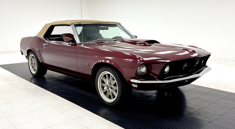 Ford-Mustang-1969-Maroon-Black-41