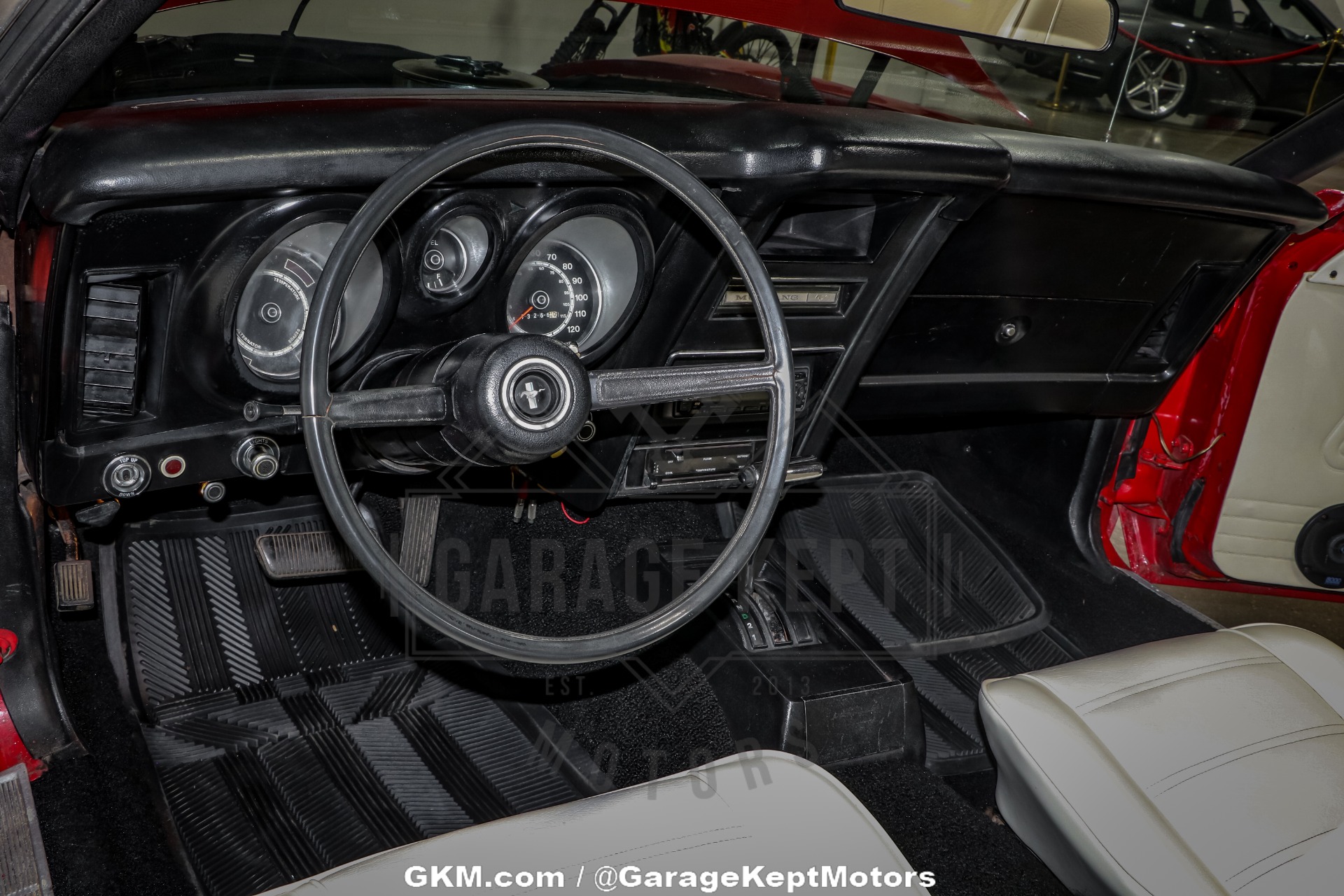 Ford-Mustang-1971-Red-White-13