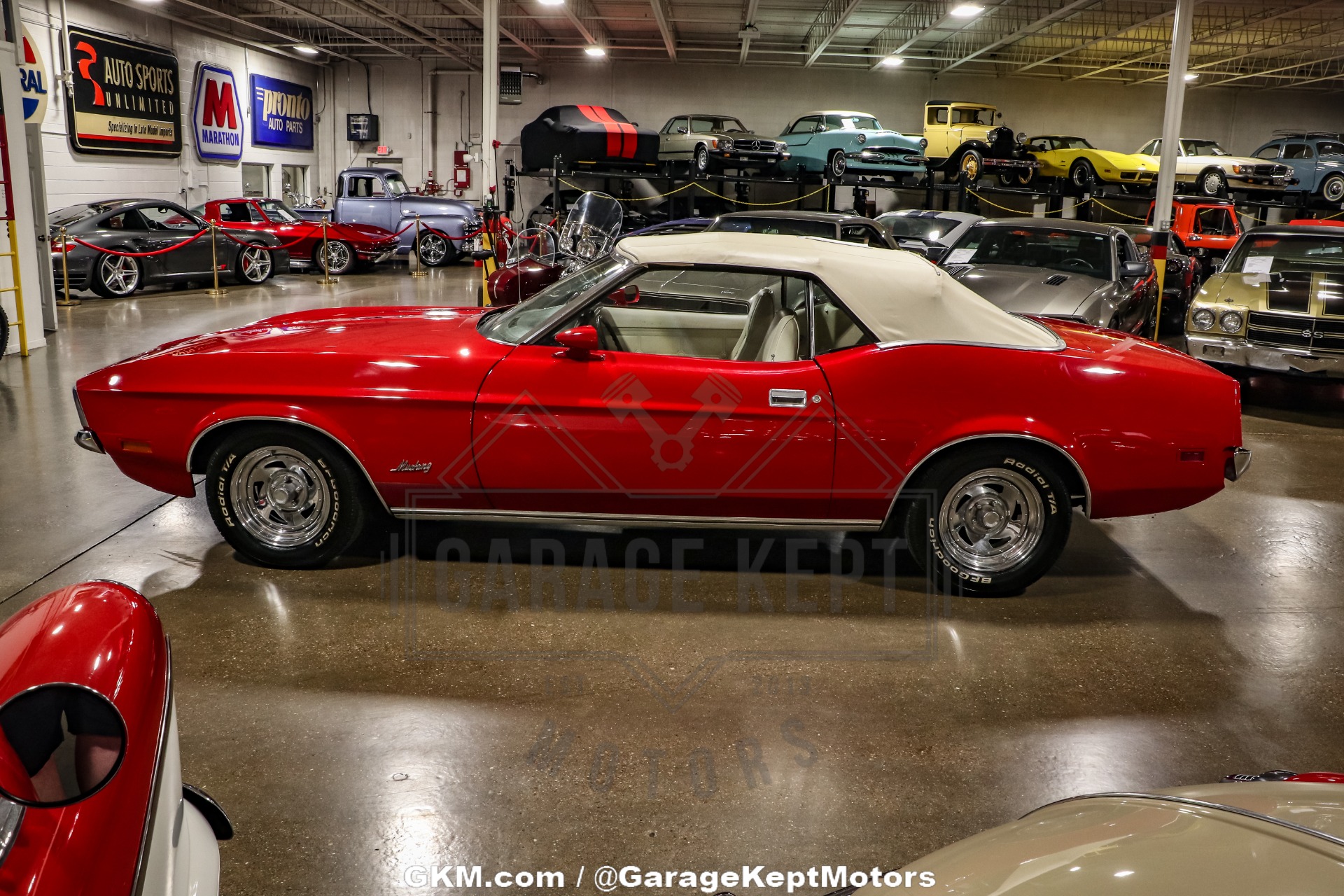 Ford-Mustang-1971-Red-White-18