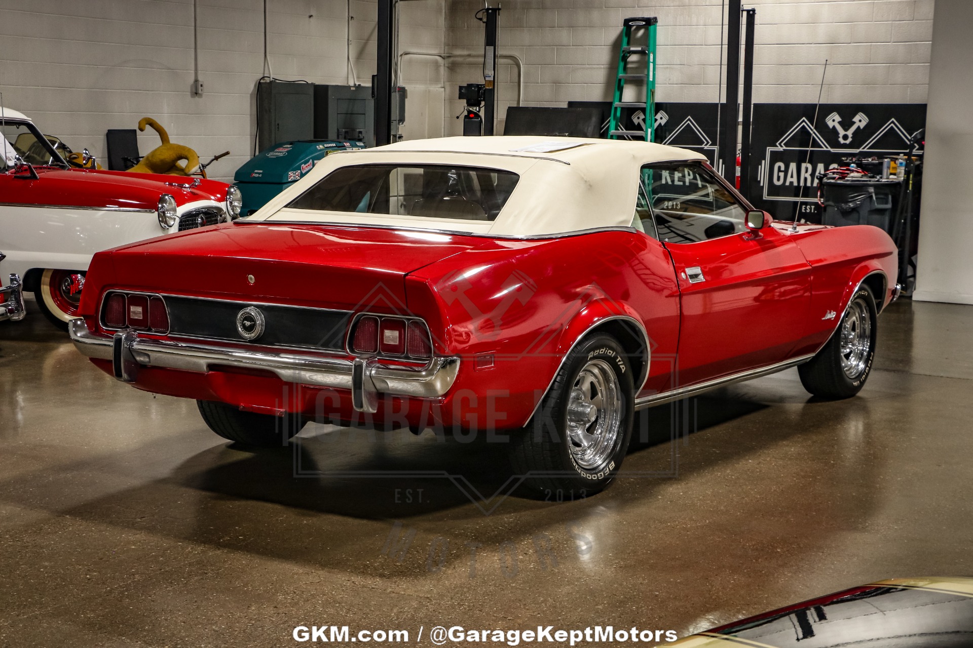 Ford-Mustang-1971-Red-White-19