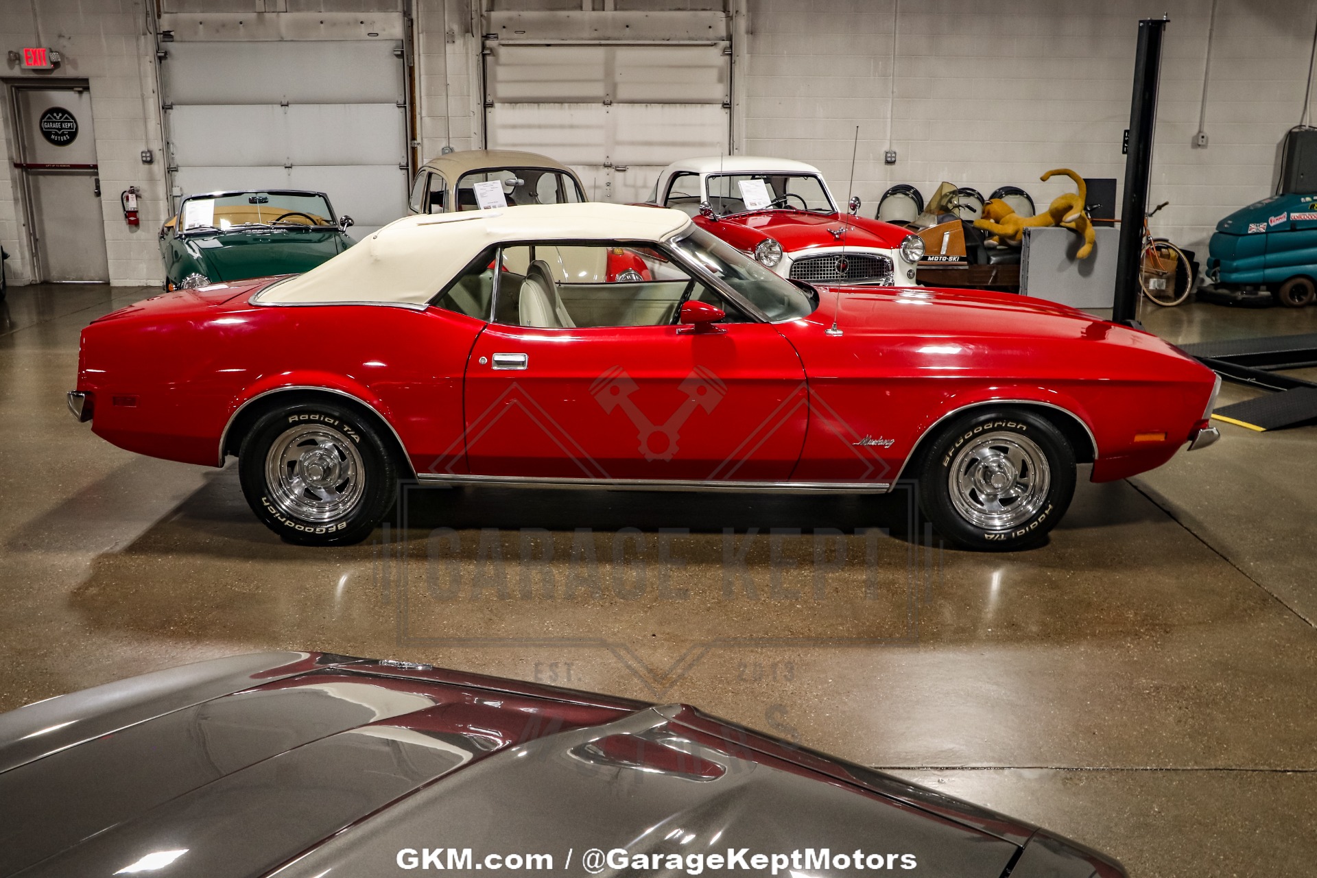 Ford-Mustang-1971-Red-White-20
