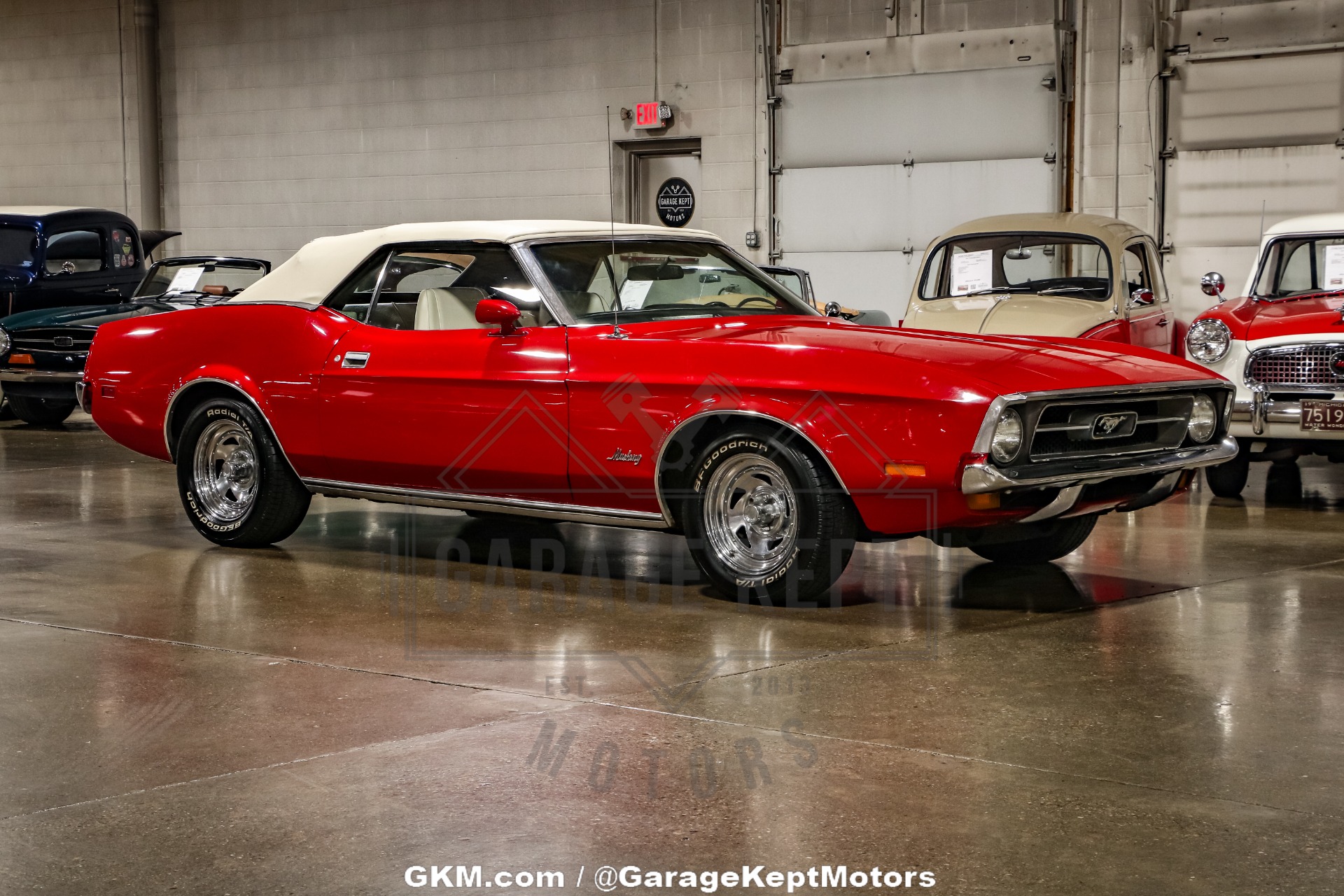 Ford-Mustang-1971-Red-White-3