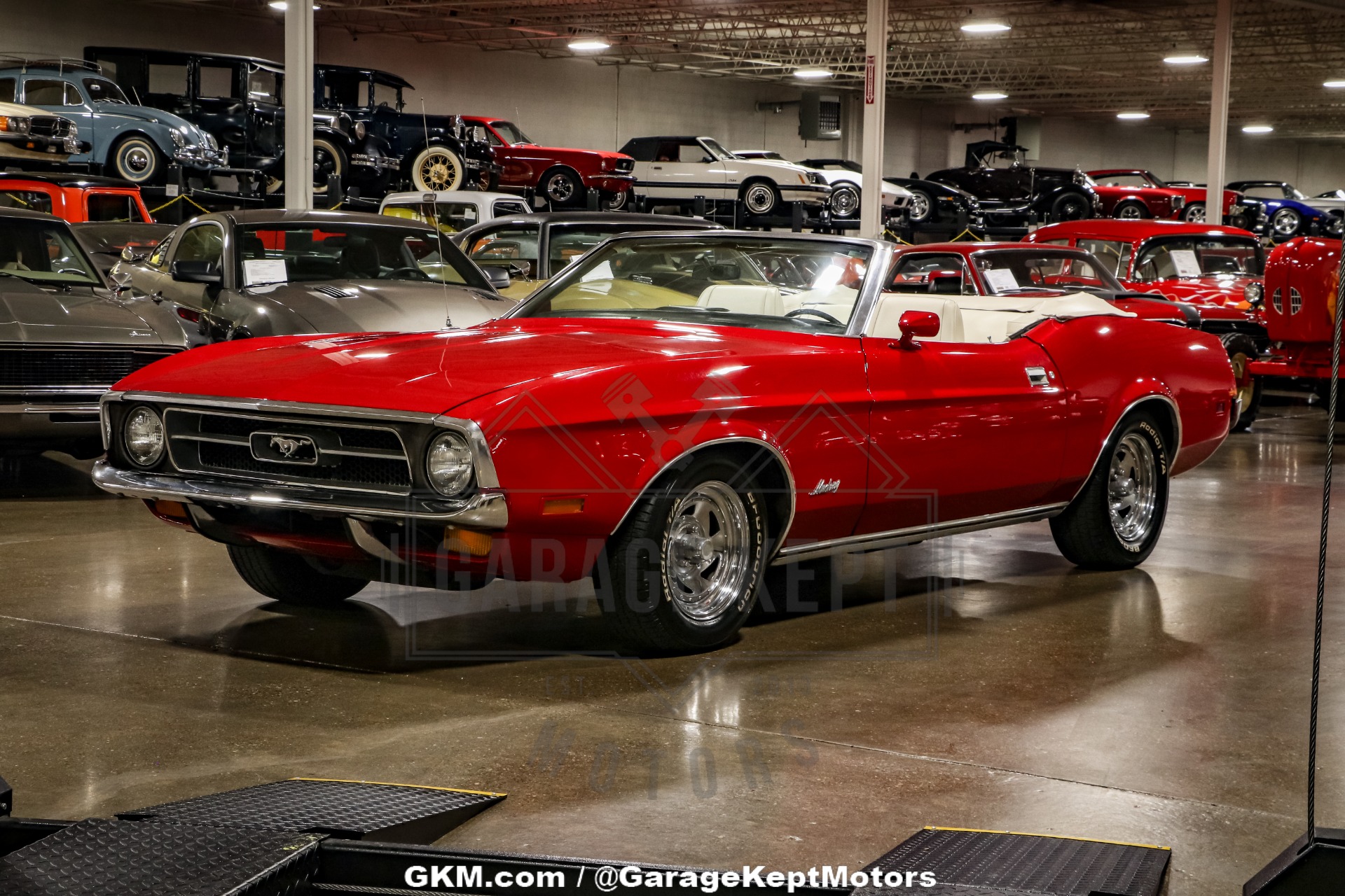 Ford-Mustang-1971-Red-White-30