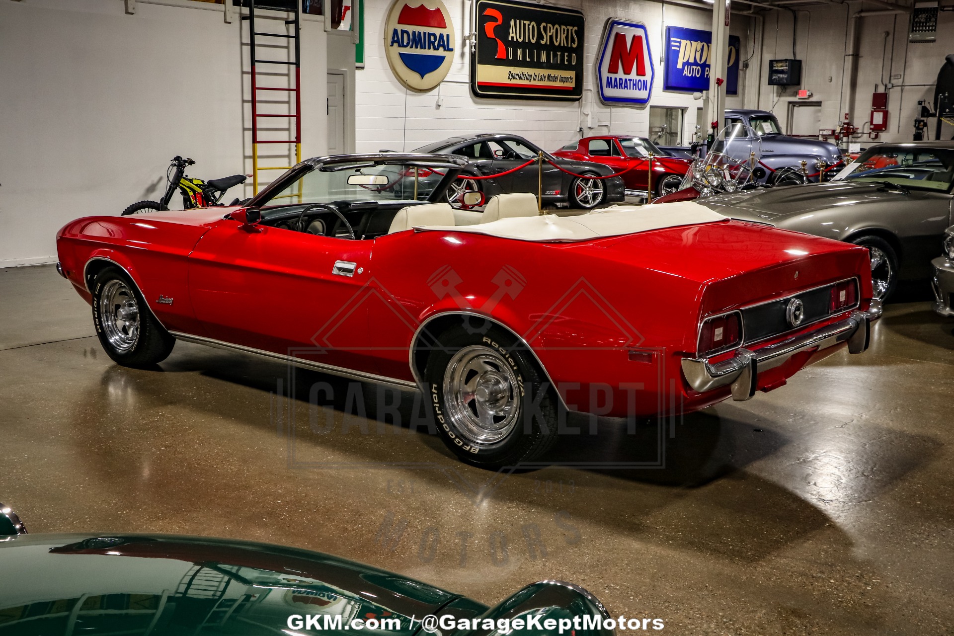 Ford-Mustang-1971-Red-White-32