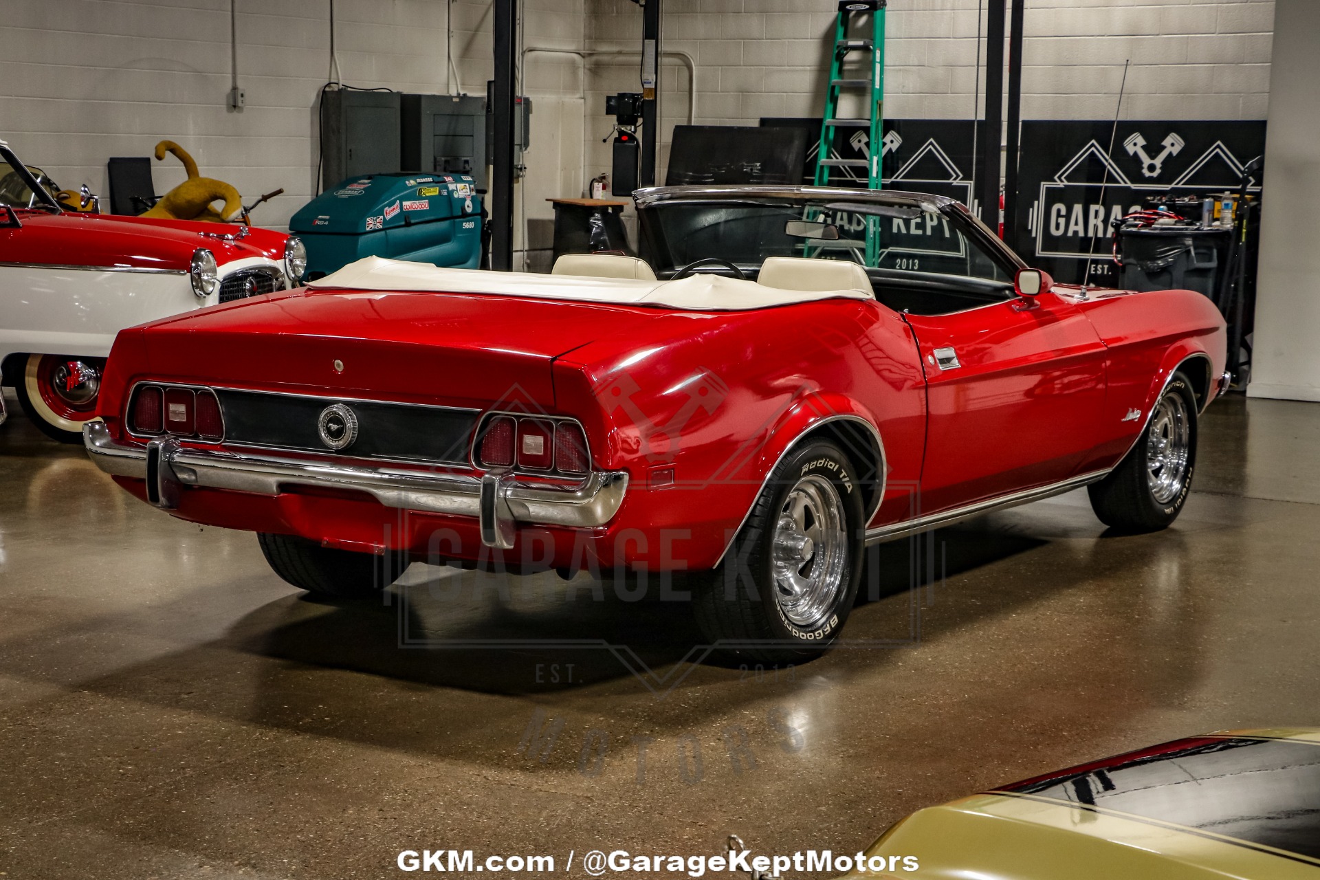 Ford-Mustang-1971-Red-White-34