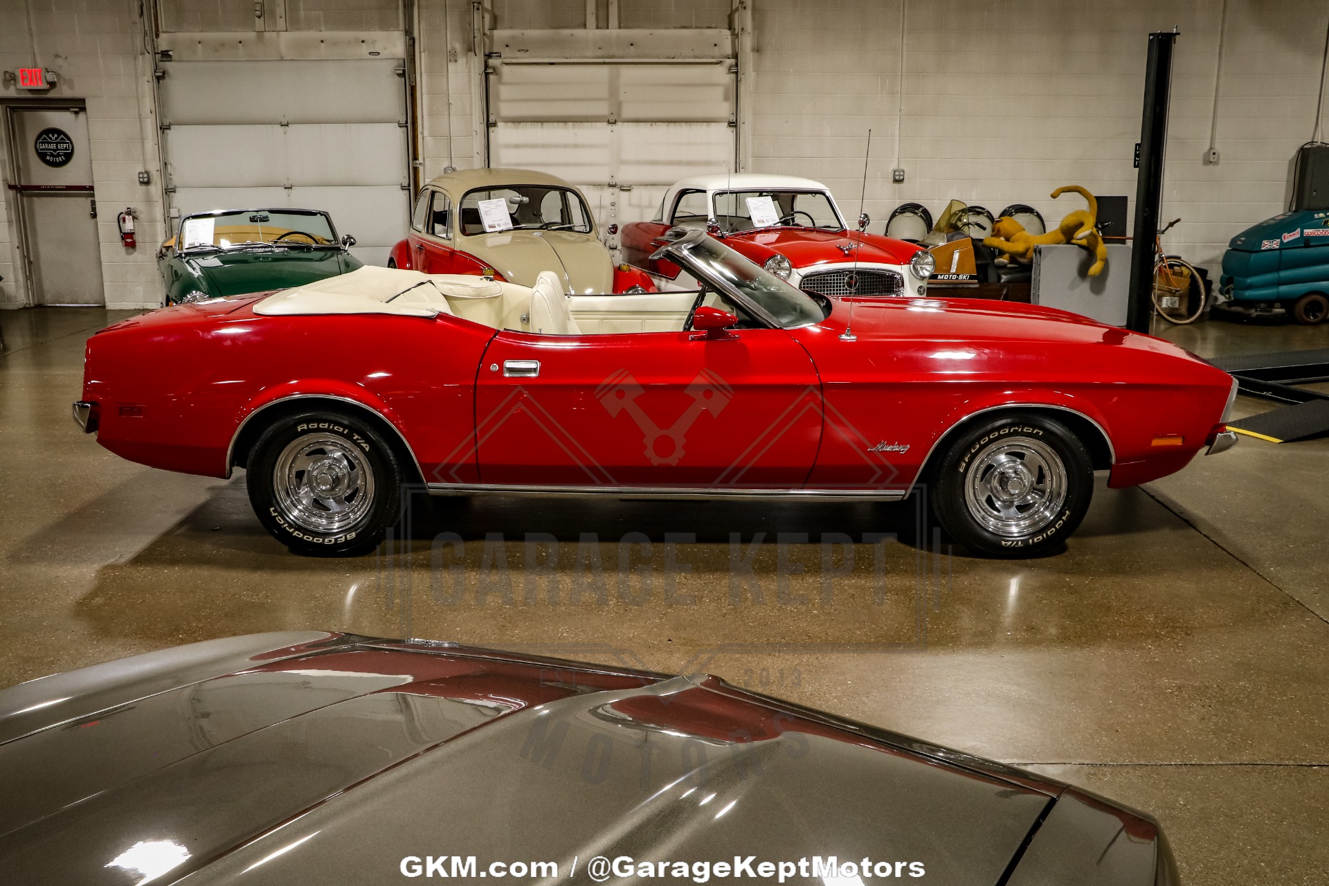 Ford-Mustang-1971-Red-White-36