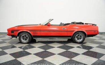 Ford-Mustang-1973-Bright-Red-Black-1