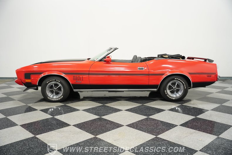 Ford-Mustang-1973-Bright-Red-Black-1