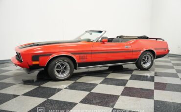 Ford-Mustang-1973-Bright-Red-Black-10