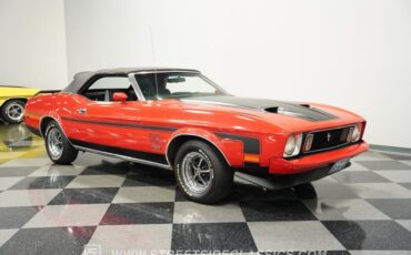 Ford-Mustang-1973-Bright-Red-Black-19