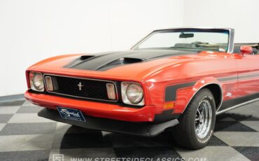 Ford-Mustang-1973-Bright-Red-Black-21