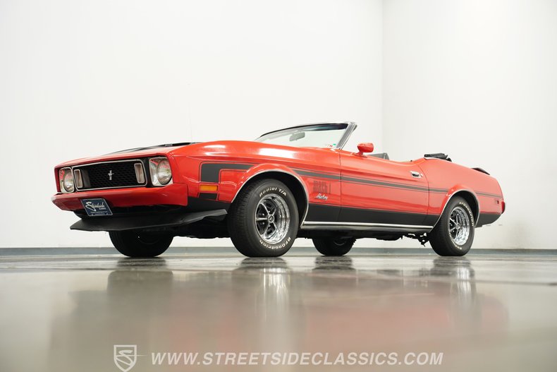 Ford-Mustang-1973-Bright-Red-Black-23