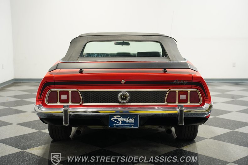Ford-Mustang-1973-Bright-Red-Black-26