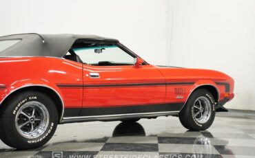 Ford-Mustang-1973-Bright-Red-Black-27