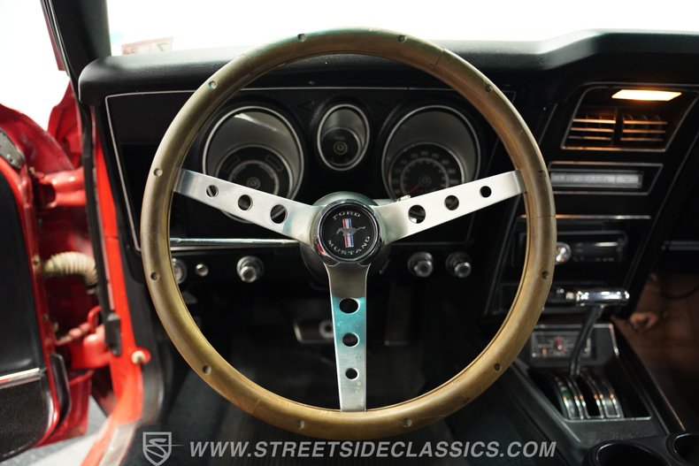 Ford-Mustang-1973-Bright-Red-Black-38