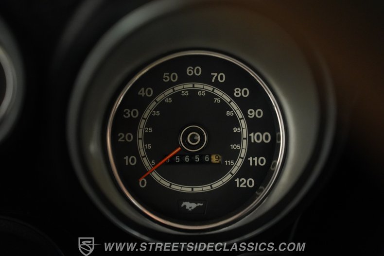 Ford-Mustang-1973-Bright-Red-Black-39