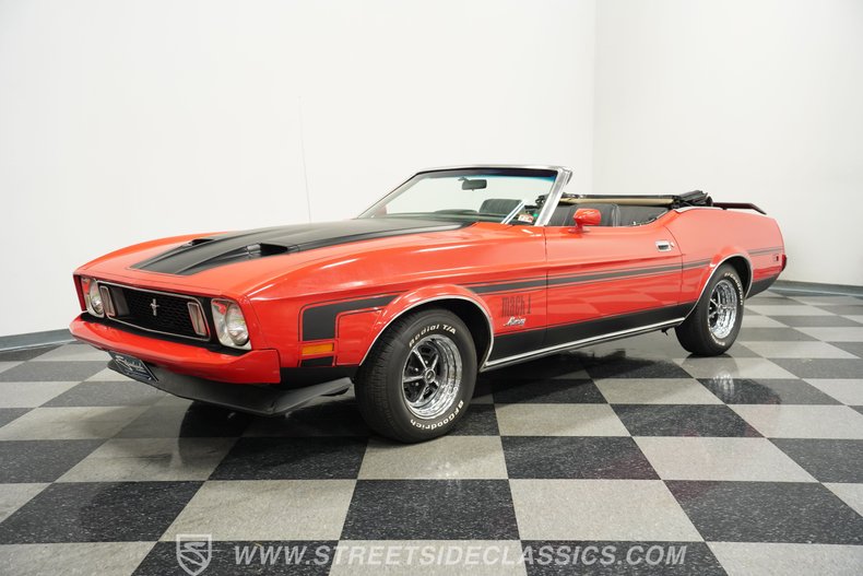 Ford-Mustang-1973-Bright-Red-Black-4
