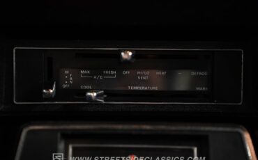 Ford-Mustang-1973-Bright-Red-Black-43