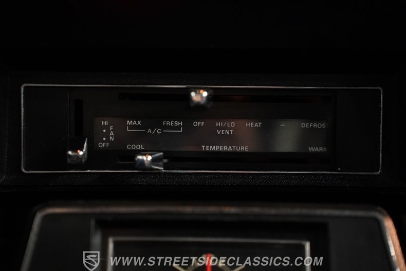 Ford-Mustang-1973-Bright-Red-Black-43