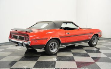 Ford-Mustang-1973-Bright-Red-Black-5