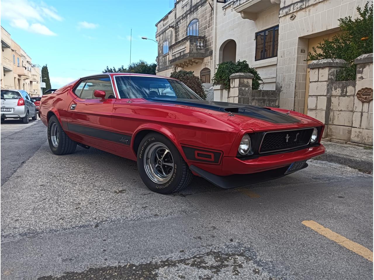 Ford-Mustang-1973-Red-black-1