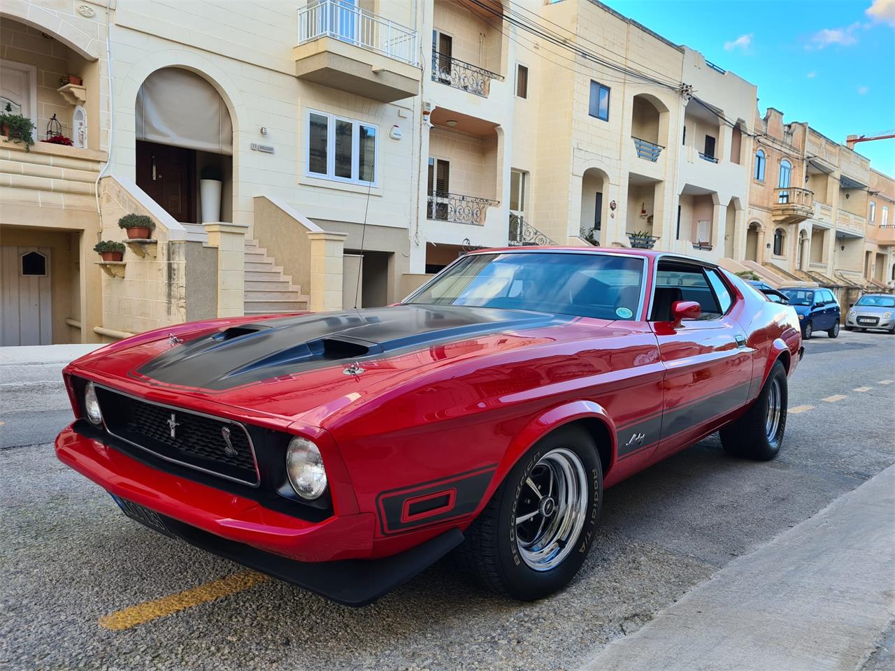 Ford-Mustang-1973-Red-black