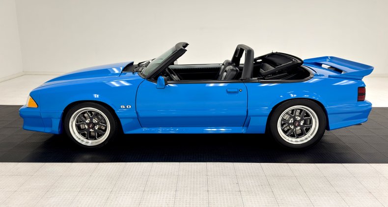 Ford-Mustang-1988-Grabber-Blue-Black-2